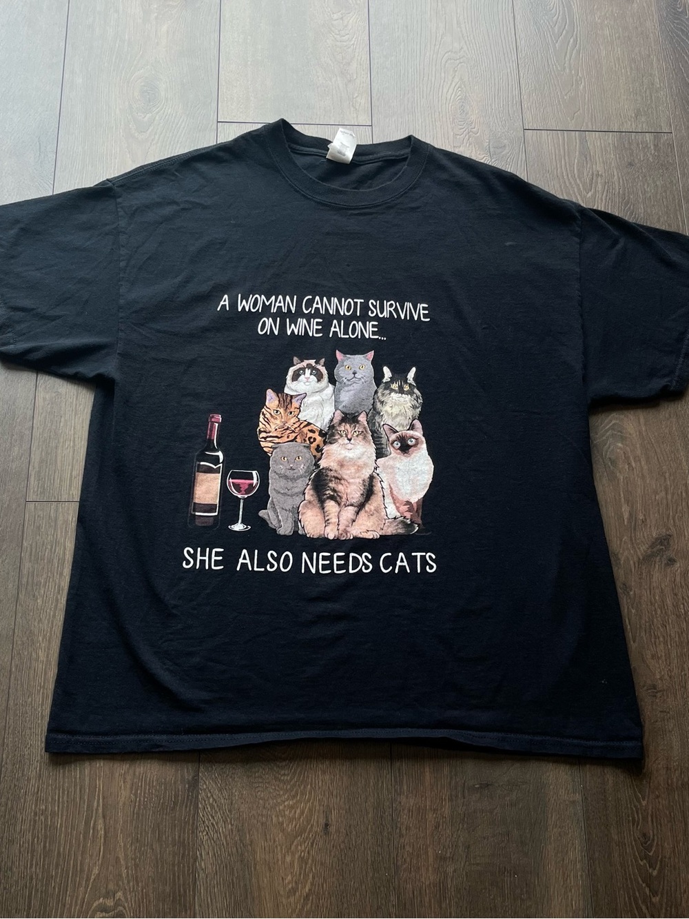 Gildan Cats & Wine Lover Graphic T-Shirt